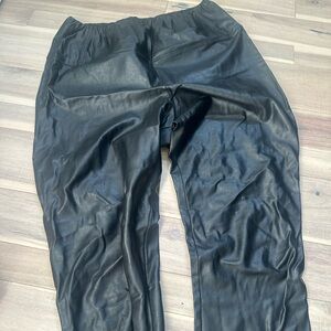 Aritzia Wilfred Free Vegan Leather Leggings